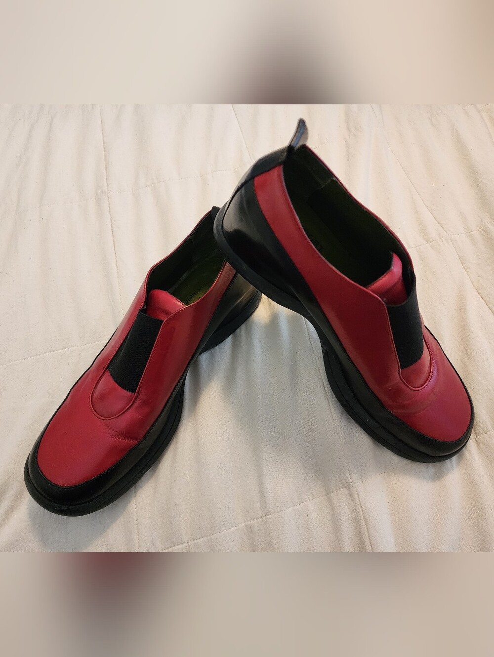 Donald Pliner Women's Slip-On Leather Loafers Red and Black 9M Mobwife Bold